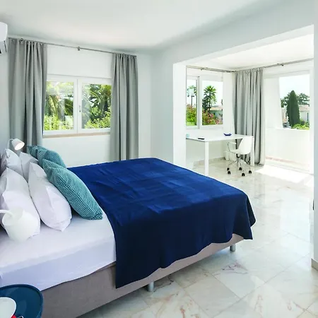 Super 4 Bedroom At Clube Atlantico With Heated Private Pool Air Conditioning And Wifi *