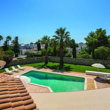 Super 4 Bedroom At Clube Atlantico With Heated Private Pool Air Conditioning And Wifi