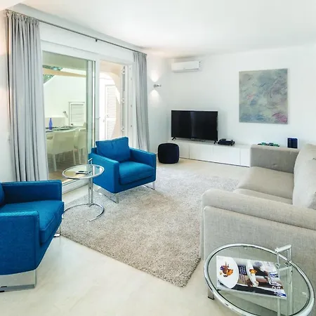 Super 4 Bedroom At Clube Atlantico With Heated Private Pool Air Conditioning And Wifi